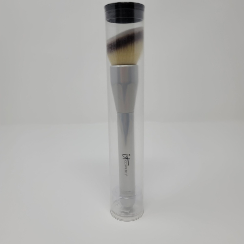 IT Cosmetics CC+ Angled Buffing Foundation Makeup Brush Silver Handle New Sealed